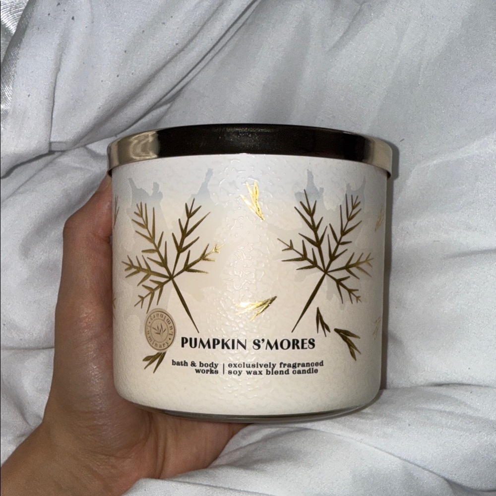 Bath & Body Works Pumpkin S'mores Candle - Cream and Gold